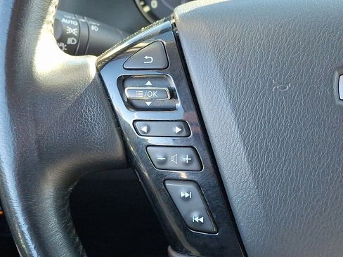 Used 2023 Nissan Armada SL w/ Captain's Chairs Package image 24