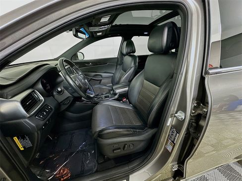 Used 2016 Kia Sorento SX image 25
