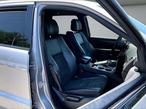 Used 2020 Jeep Grand Cherokee Altitude AWD/4WD image 29