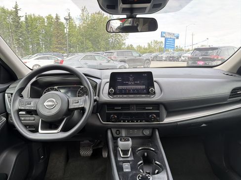 Used 2024 Nissan Rogue SV AWD/4WD image 22