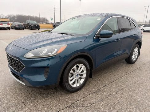 Used 2020 Ford Escape SE image 3