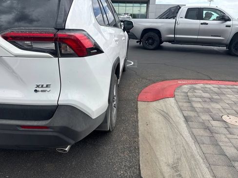 Used 2025 Toyota RAV4 XLE w/ Convenience Package AWD/4WD image 5