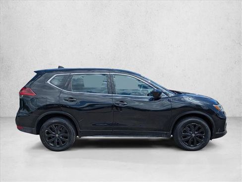 Used 2018 Nissan Rogue S AWD/4WD image 4