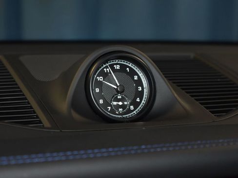 Certified 2024 Porsche Macan image 14