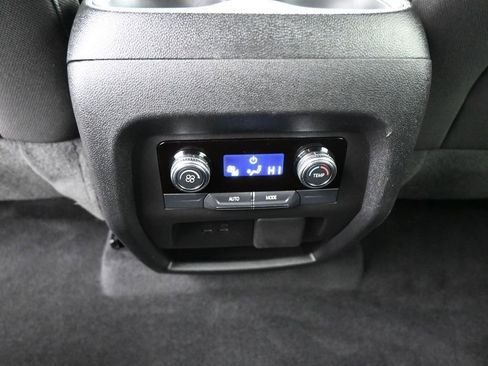 Used 2025 GMC Acadia Elevation image 19