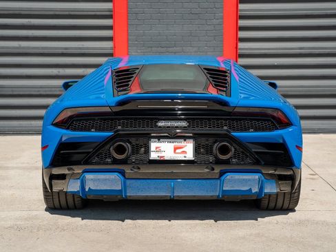 Used 2021 Lamborghini Huracan EVO RWD image 12