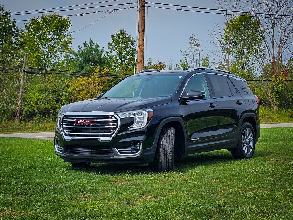 Used 2022 GMC Terrain SLT w/ Infotainment Package II AWD/4WD image 8