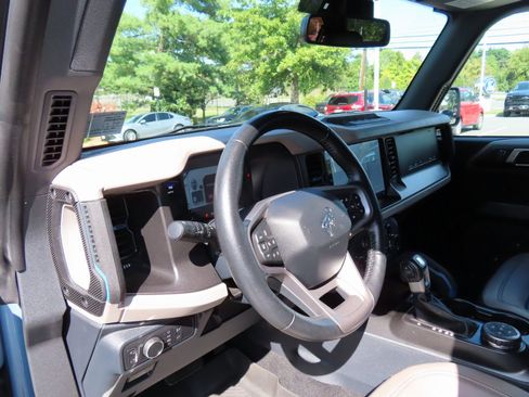 Used 2022 Ford Bronco Wildtrak image 16