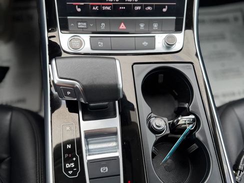 Used 2022 Audi Q7 3.0T Premium image 25