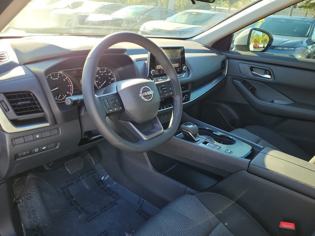 Used 2026 Nissan Rogue SV FWD image 17