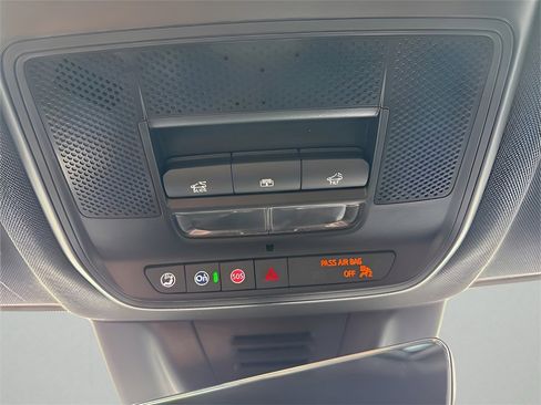 New 2025 Chevrolet Equinox EV RS image 38