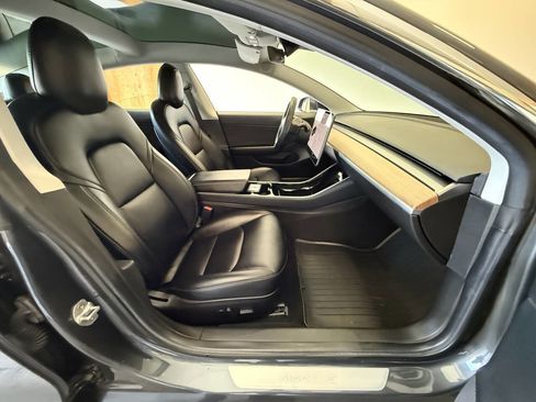 Used 2018 Tesla Model 3 Long Range RWD image 26