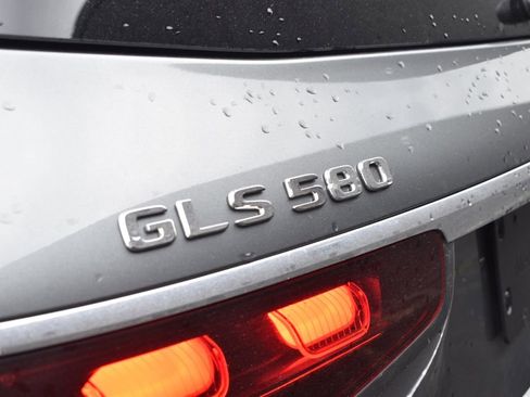 Used 2025 Mercedes-Benz GLS 580 4MATIC image 14