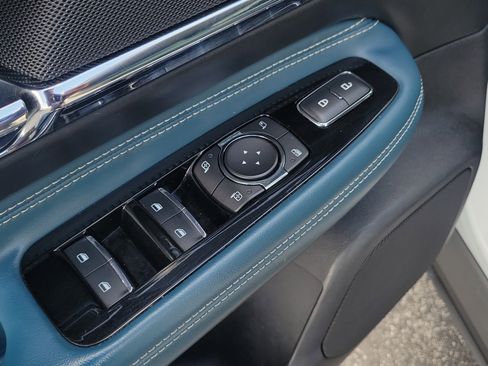 Used 2020 Lincoln Corsair Reserve w/ Equipment Group 201A image 17