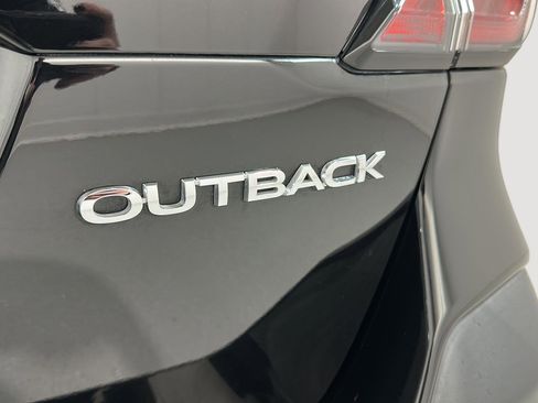Used 2021 Subaru Outback Limited image 24