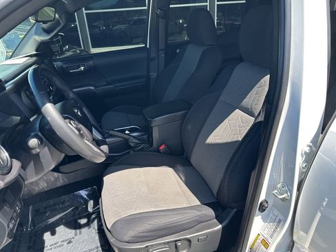 Used 2021 Toyota Tacoma TRD Sport w/ Technology Package RWD image 15