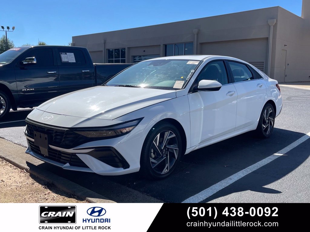 Used 2025 Hyundai Elantra SEL FWD image 1