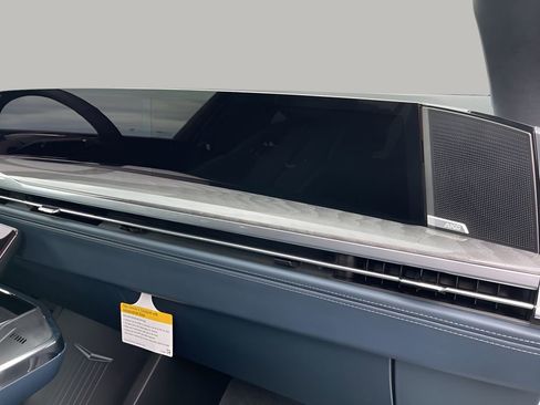 Used 2025 Cadillac Escalade IQ Sport 2 w/ LPO, ONYX Package image 13