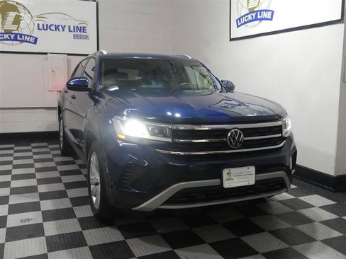 Used 2022 Volkswagen Atlas Cross Sport SE w/ Panoramic Sunroof Package image 5