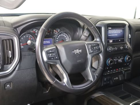 Used 2019 Chevrolet Silverado 1500 LT Trail Boss AWD/4WD image 6