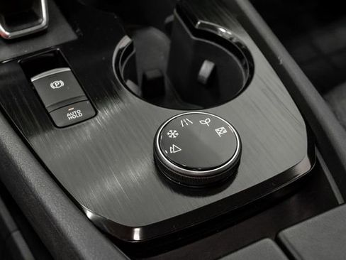 Used 2025 Nissan Rogue SV image 23