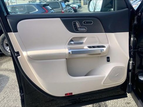 Used 2026 Mercedes-Benz GLB 250 4MATIC image 18