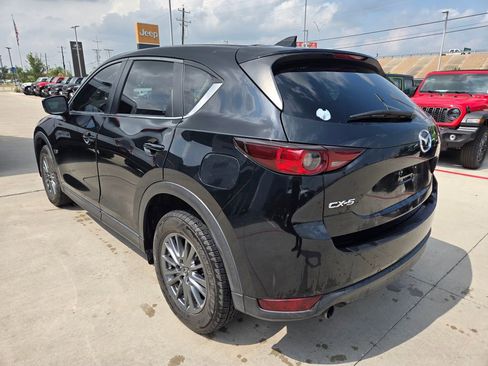 Used 2017 MAZDA CX-5 Touring w/ Preferred Equipment Package FWD image 5