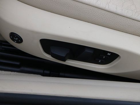 Used 2013 BMW 328i Convertible RWD image 25