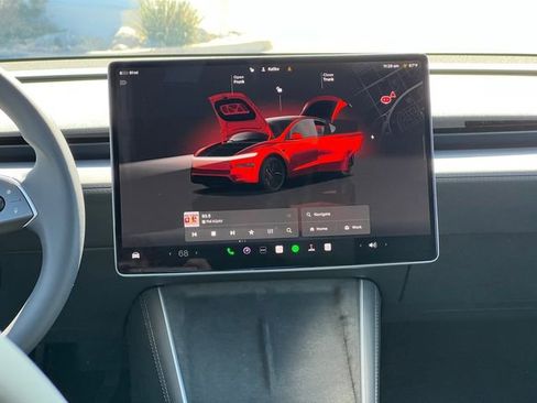 Used 2026 Tesla Model Y 2WD image 17