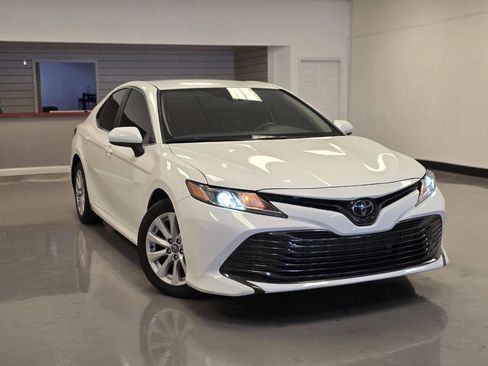 Used 2020 Toyota Camry LE w/ Phone Cable & Charge Package image 2