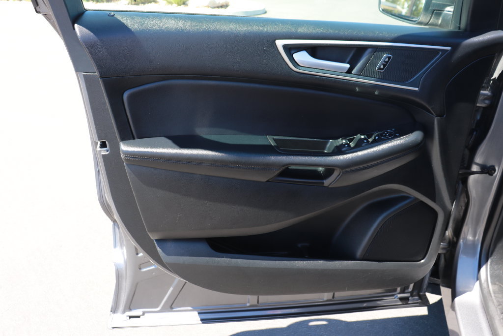 Used 2024 Ford Edge SEL AWD/4WD image 10