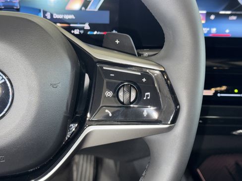 Certified 2025 BMW 530i image 23