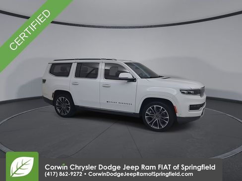 Used 2022 Jeep Grand Wagoneer Series III w/ Rear Seat Video Group 1 AWD/4WD image 2