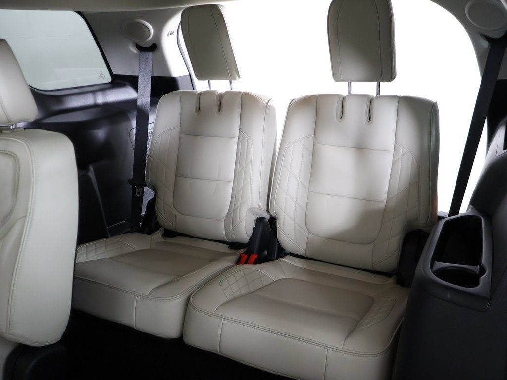 Used 2018 Ford Explorer Platinum AWD/4WD image 42