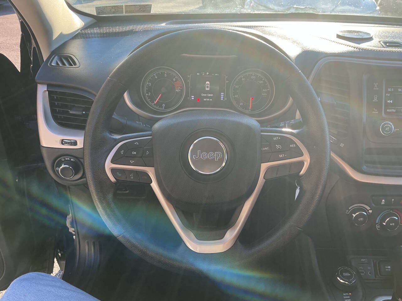 Used 2016 Jeep Cherokee Sport AWD/4WD image 18