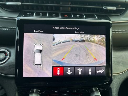 Used 2022 Jeep Grand Cherokee L Overland w/ Advanced Protech Group III image 10