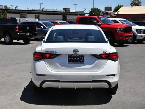 Used 2024 Nissan Sentra SV FWD image 7