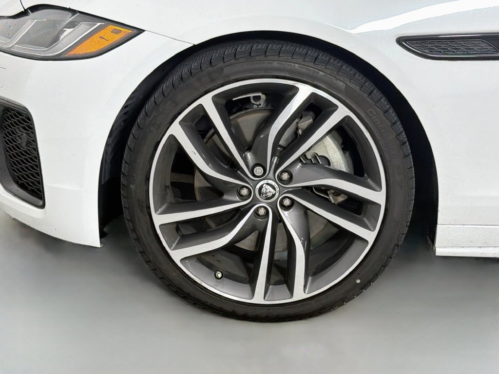 Used 2024 Jaguar XF R-Dynamic SE AWD/4WD image 33
