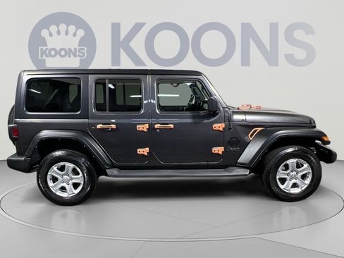 Used 2022 Jeep Wrangler Unlimited Sport AWD/4WD image 12