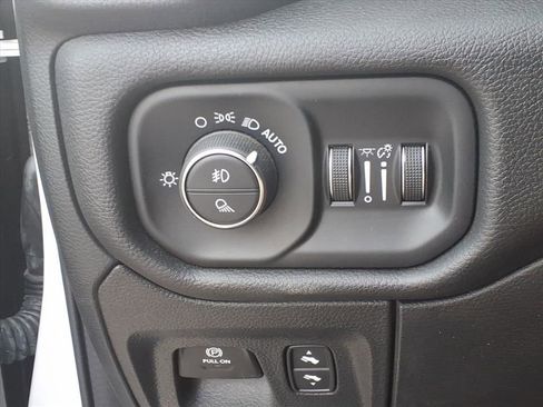 Used 2023 RAM 1500 Laramie AWD/4WD image 11
