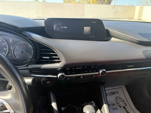 Used 2024 MAZDA MAZDA3 s image 25
