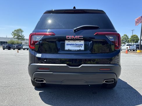Used 2022 GMC Acadia SLT w/ Elevation Edition FWD image 9