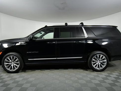 Used 2021 GMC Yukon XL Denali image 16