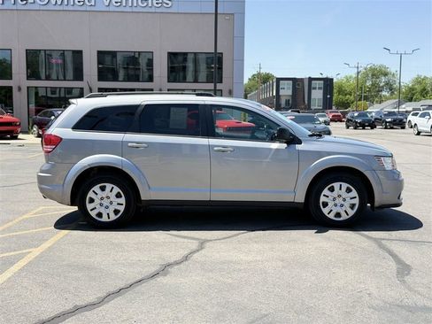 Used 2020 Dodge Journey SE FWD image 8