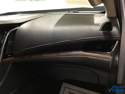 Used 2017 Cadillac Escalade Luxury image 39