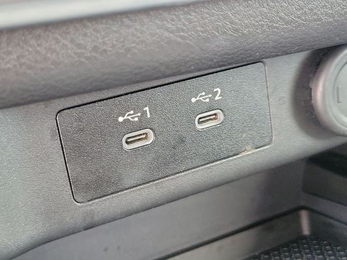 Used 2025 Nissan Rogue SV FWD image 28
