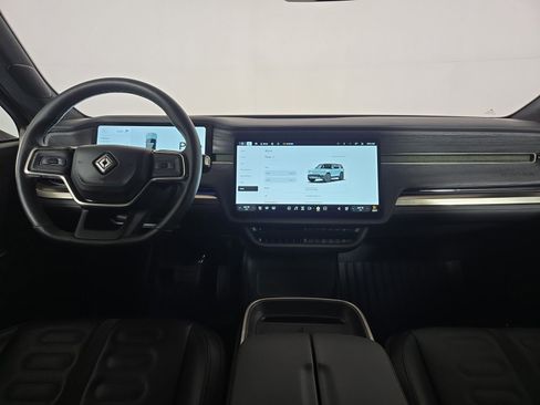 Used 2025 Rivian R1S Adventure image 27