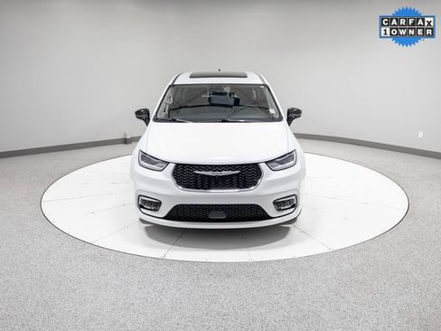 Used 2024 Chrysler Pacifica Limited image 27