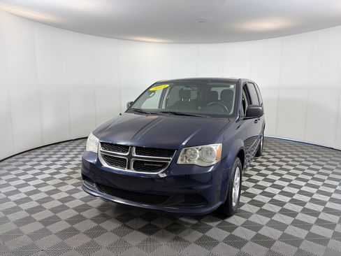 Used 2013 Dodge Grand Caravan SE image 2