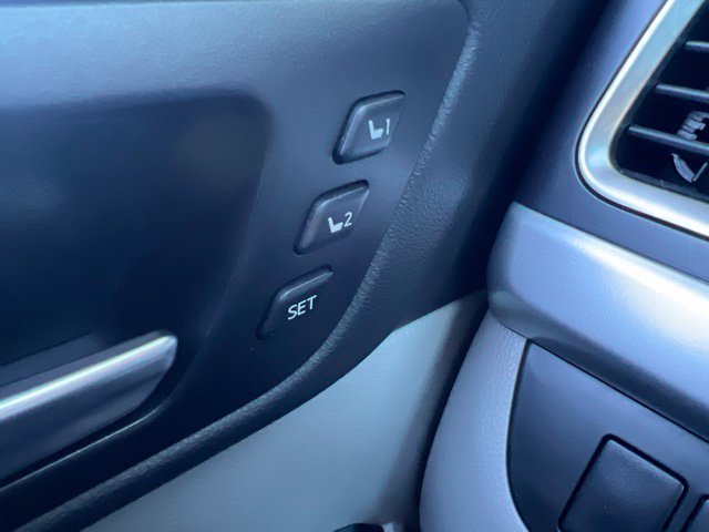 Used 2016 Toyota Highlander Limited AWD/4WD image 24